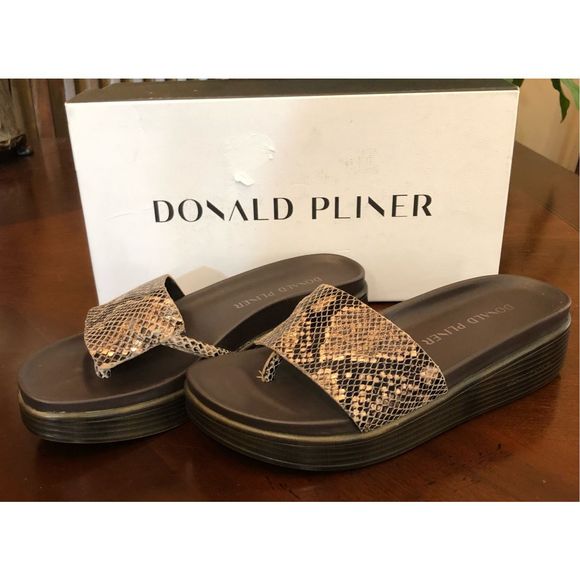 DONALD PLINER - L Sz 6 “FiFi” Sandal Python Print Leather Low Wedge. NEW IN BOX! - Picture 8 of 14
